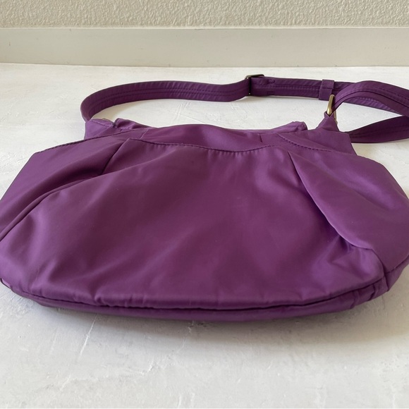 Travelon Purple Hobo Zip Crossbody 5 Point Anti Theft Purse Travel Bag - Picture 7 of 11